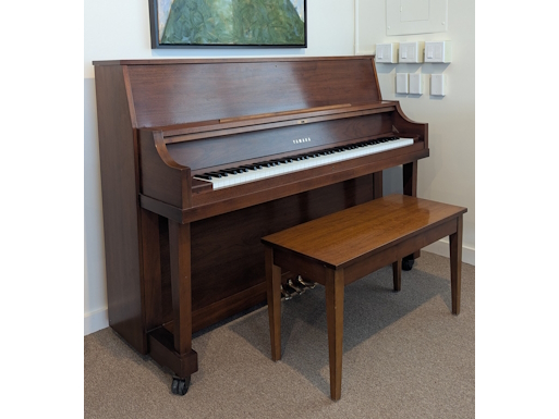 Walnut Yamaha P22 Studio Upright